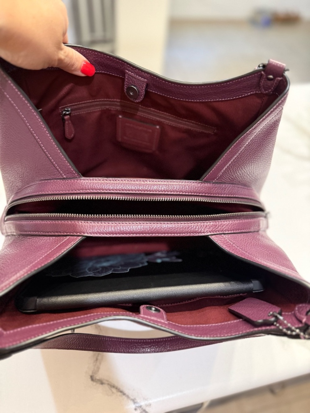 Coach Plum Pebbled Leather Shoulder Bag Hobo Crossbody Zip Pocket - Picture 8 of 8